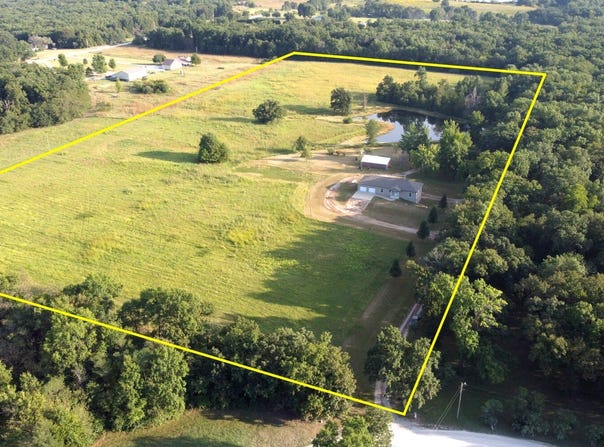 5704 County Road 262, Auxvasse, MO 65231