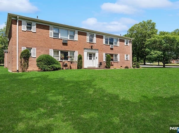 6 Rustic Circle, Montvale, NJ 07645