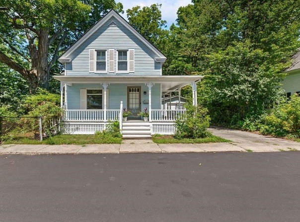 11 Edgewood Street, Claremont, NH 03743