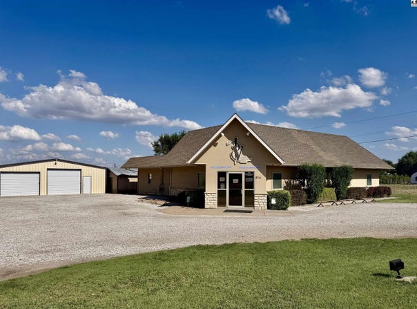816 N Grand, Lyons, KS 67554