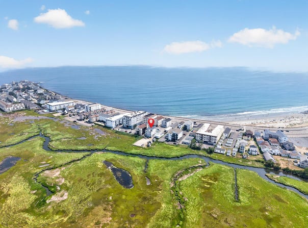 421 Ocean Boulevard, Hampton, NH 03842