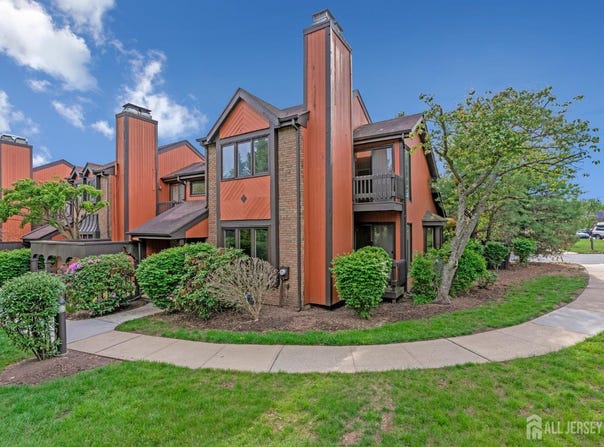 156 Riverbend Drive, North Brunswick, NJ 08902