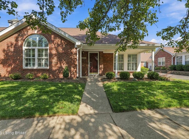 10513 Eagle Pines Ln, Louisville, KY 40223