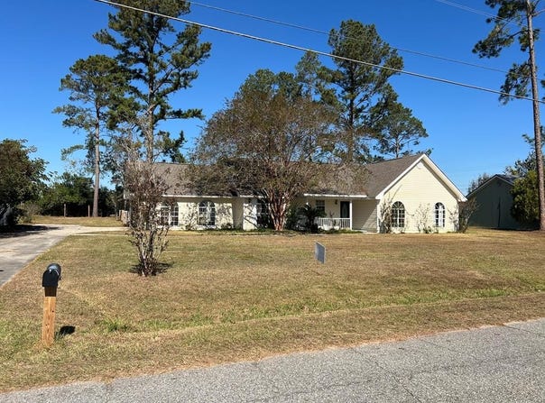 42 SunBeam Rd, Douglas, GA 31535