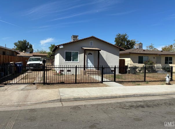 308 Whitlock Street, Bakersfield, CA 93307