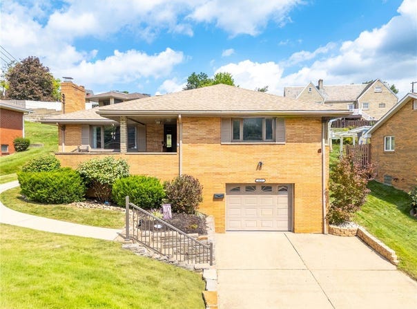 425 Brierly Ln, Munhall, PA 15120