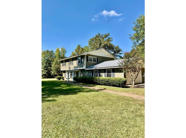 118 Magnolia Street, Livingston, AL 35470