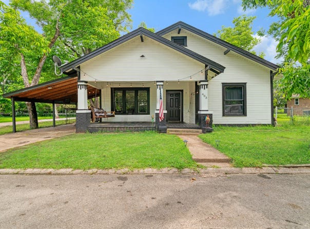 403 Monroe, Deport, TX 75434