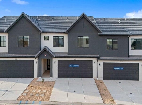 1720 S Viewcrest Dr, Washington, UT 84780