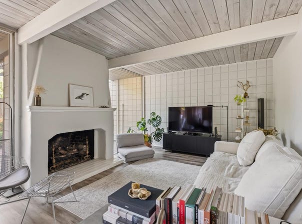 1076 Pomeroy Avenue, Santa Clara, CA 95051