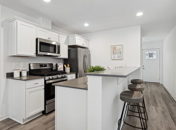 2032 James Avenue N, Minneapolis, MN 55411