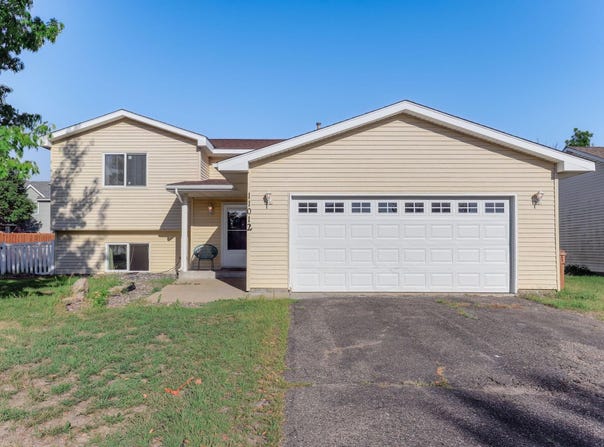 11012 Edgewood Avenue N, Champlin, MN 55316