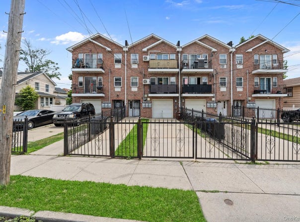 1076 Gipson Street, Far Rockaway, NY 11691