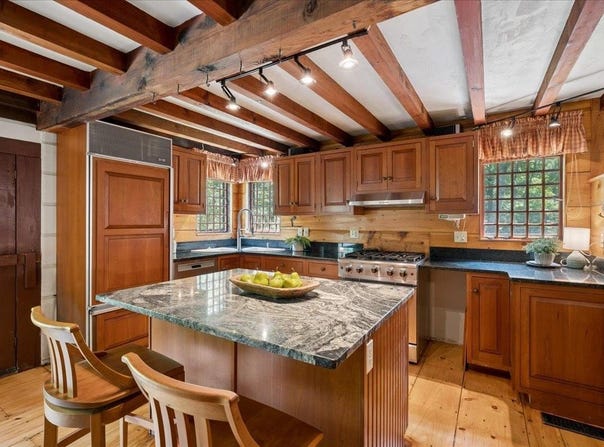 14 Walnut Hill Road, Amherst, NH 03031