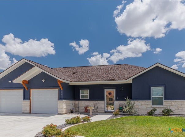 123 Navarro Crossing, Seguin, TX 78155