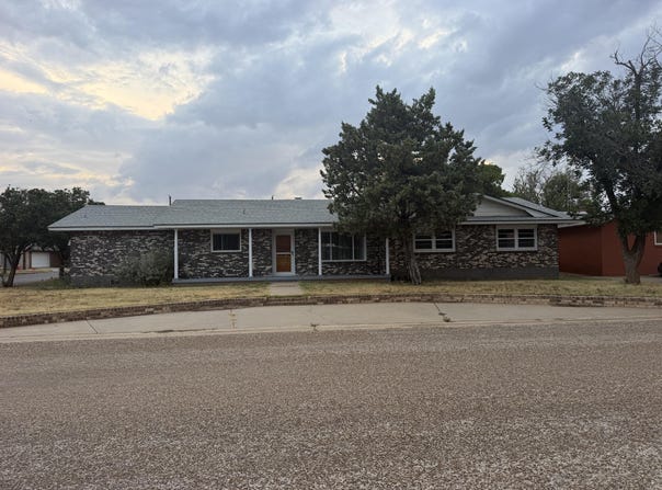 2108 S 6th Street, Lamesa, TX 79331