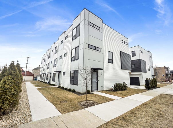 944 Beloit Avenue, Forest Park, IL 60130