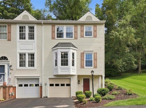 475 Cherryhill Dr, Cecil, PA 15017