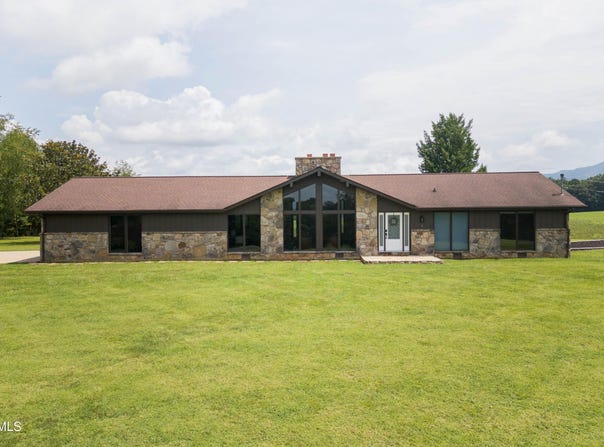 100 Honeysuckle Lane, Chuckey, TN 37641