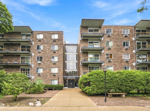 250 Ridge Avenue, Evanston, IL 60202