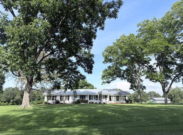 708 Mt Pleasant Road, Mount Olive, MS 39119