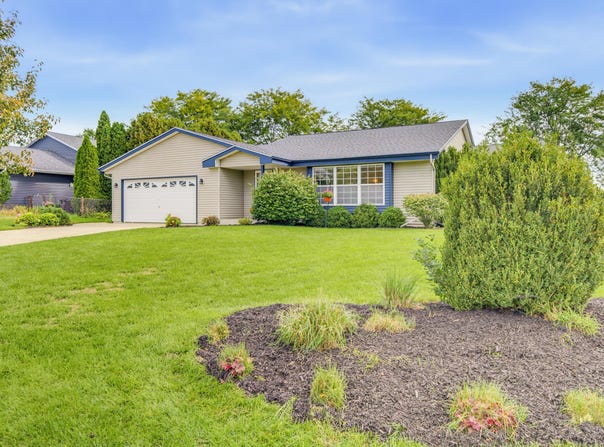 9260 S 44th St, Franklin, WI 53132