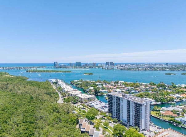 2500 NE 135th St, North Miami, FL 33181