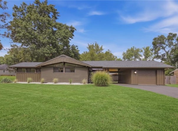 7725 Lamar Avenue, Prairie Village, KS 66208