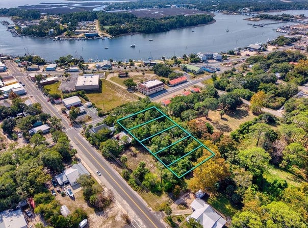 112 Ave A, Carrabelle, FL 32322