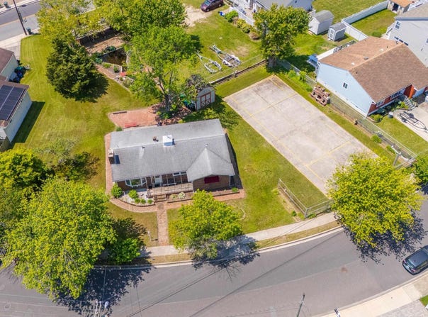 502 Caverly Dr, Brigantine, NJ 08203