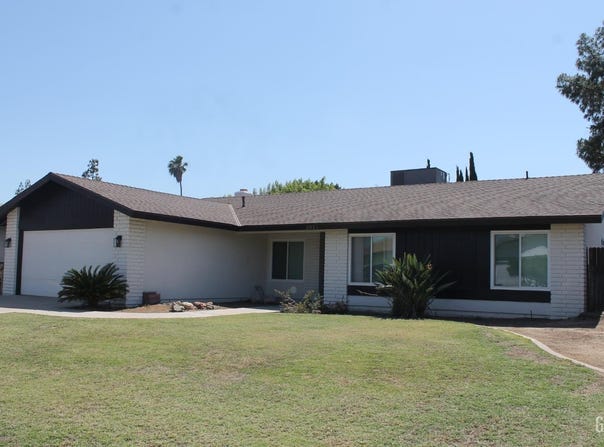 2021 Carlton, Bakersfield, CA 93309