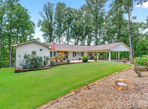146 Cobblestone Drive, Marion, NC 28752