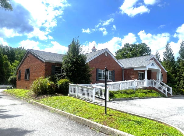 5604 Starkey Rd, Roanoke, VA 24018