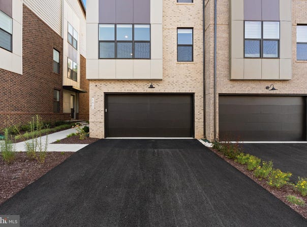 1612 FELLOWSHIP Square, RESTON, VA 20190