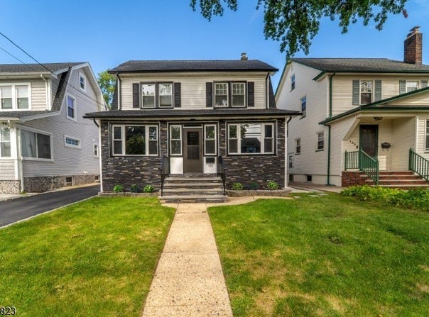 149 E Clay Ave, Roselle Park Boro, NJ 07204-2032