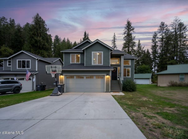 155 White Way, Priest River, ID 83856