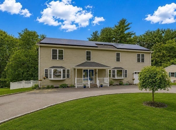 12 Corcoran Rd, Burlington, MA 01803