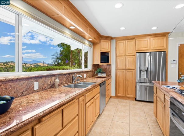 4050 Saint Marys St, Martinez, CA 94553