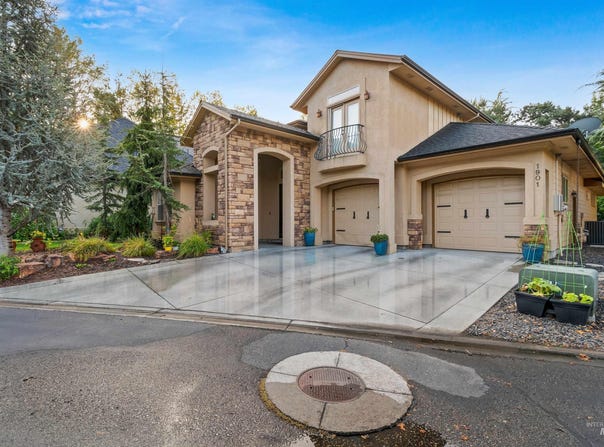 1901 S Stream Pointe Ln, Eagle, ID 83616