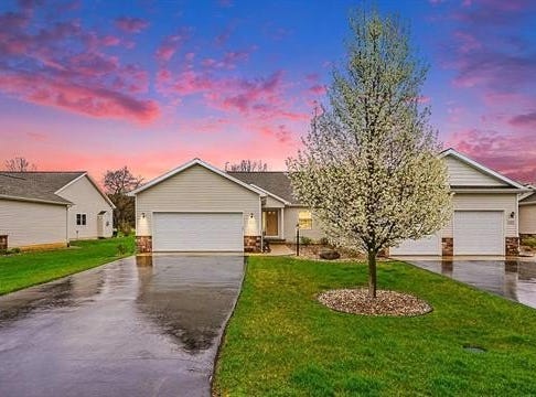 4013 Eastbridge Circle Road, Stockbridge Vlg, MI 49285