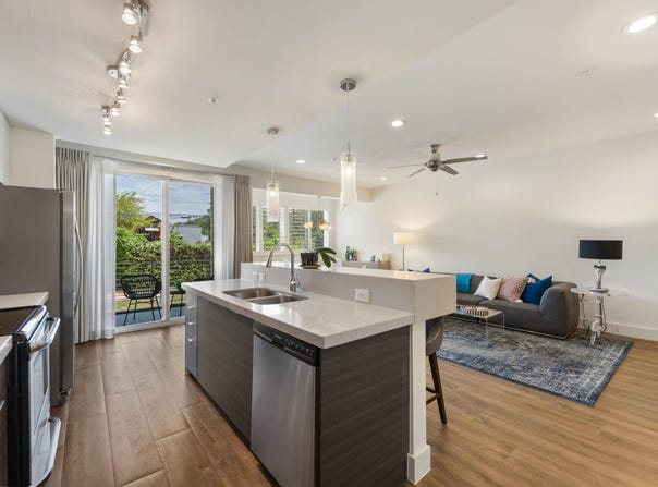 604 North Bluff Dr, Austin, TX 78745