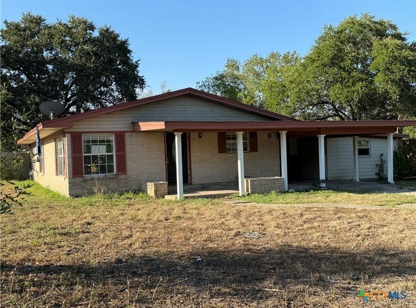 218 Graham Road, Kenedy, TX 78119