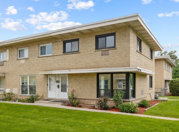 1250 N Wheeling Road, Mount Prospect, IL 60056