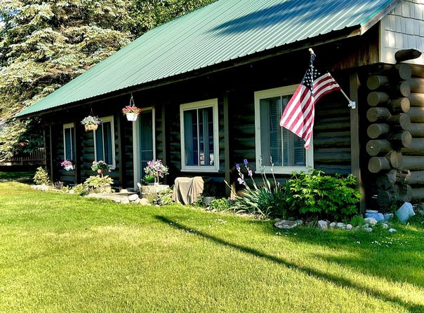 1850 Camp Modoc Trail, Indian River, MI 49749