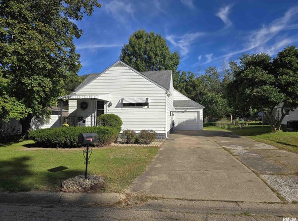 181 VAN DYKE Drive, Canton, IL 61520