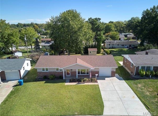 2944 Elmcrest Drive, St Charles, MO 63301