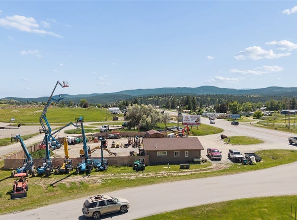 1174 Us Highway 93 N, Eureka, MT 59917