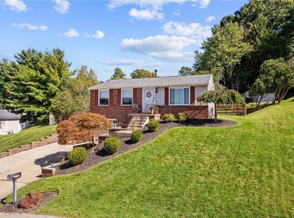 107 Frontenac Rd, Plum Boro, PA 15068