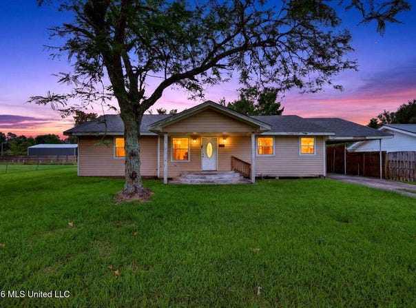 542 Saint John Street, Bay Saint Louis, MS 39520