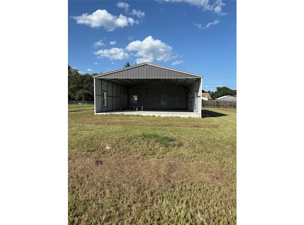 107 Cedar Creek, Groesbeck, TX 76642
